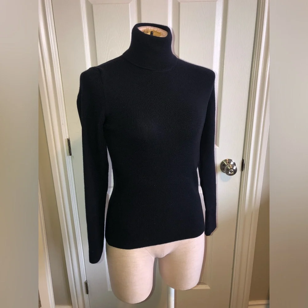 Hugo Boss Elegant Navy Blue Turtleneck Sweater - Picture 4 of 6